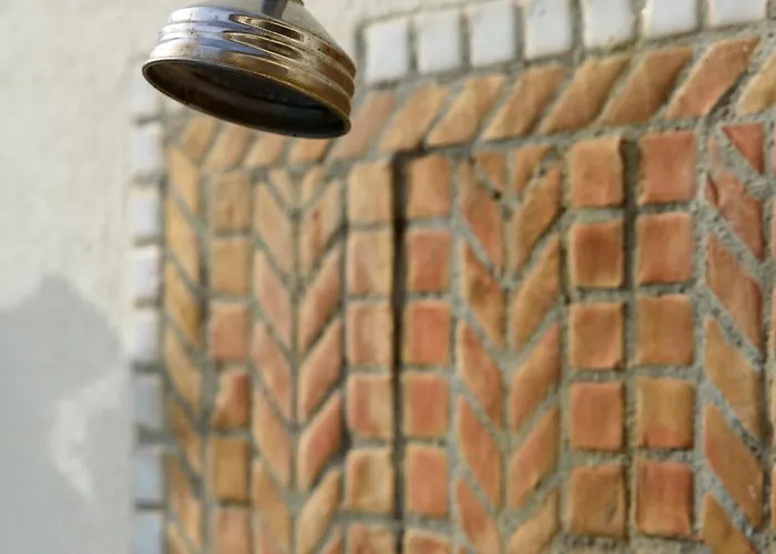 La M A Pramousquier *